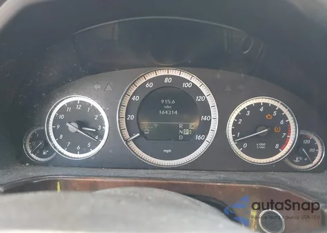 2010 Mercedes-Benz E 350 4Matic z USA, uszkodzony, nr VIN WDDHF8HB2AA062975